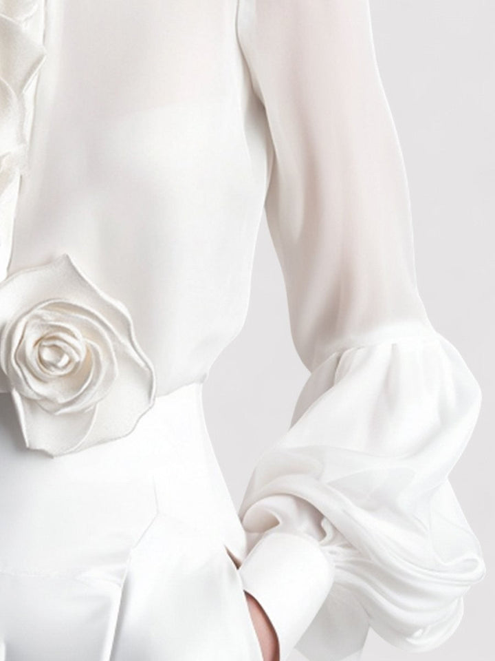 Ancien | Women's Modern White Blouse with 3D Rose Accents afbeelding 3